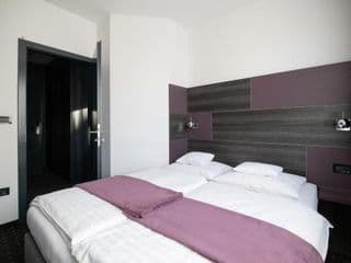 Log In Rooms